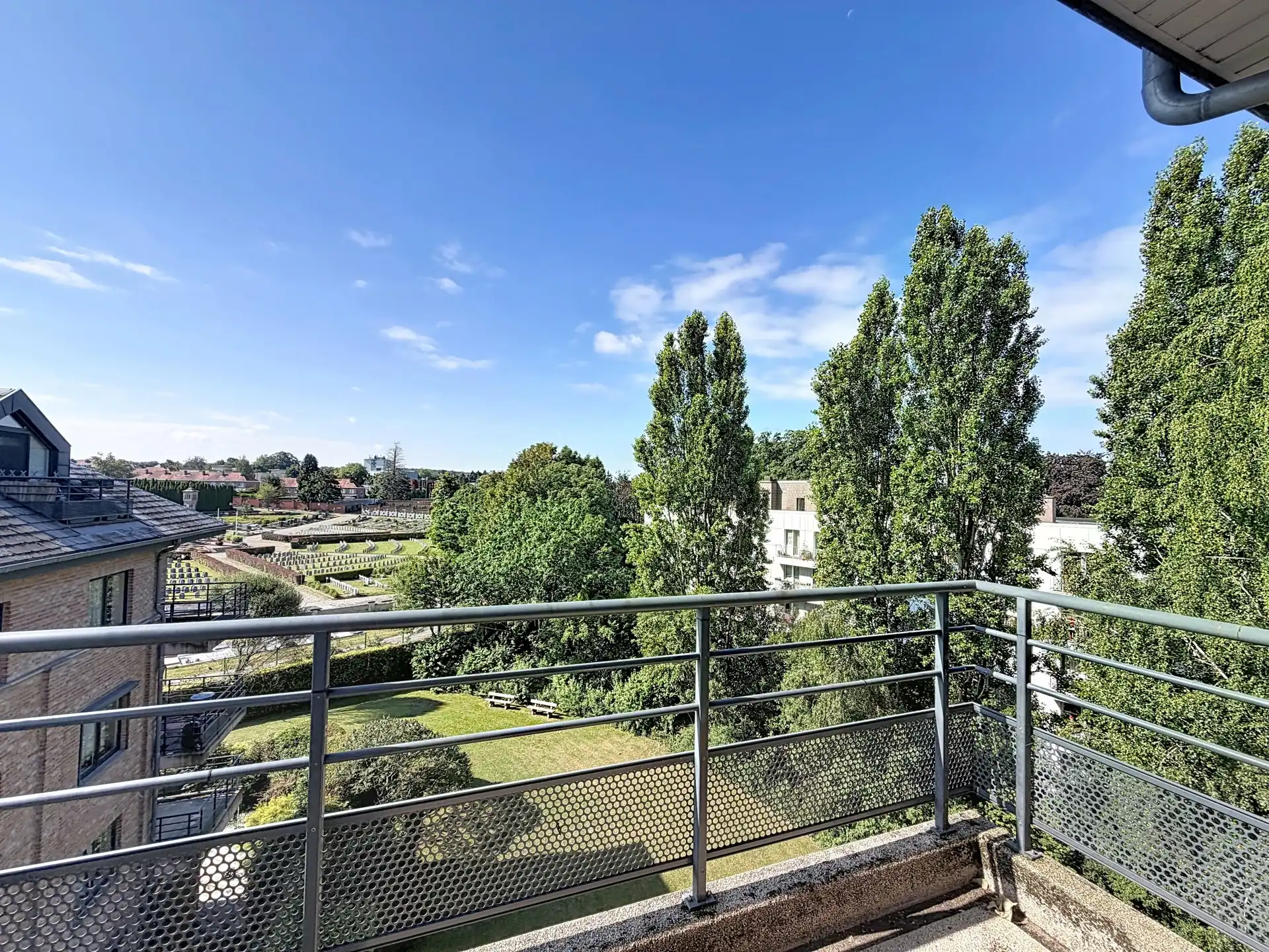 Appartement met 2 slaapkamers in een woonwijk! foto 11