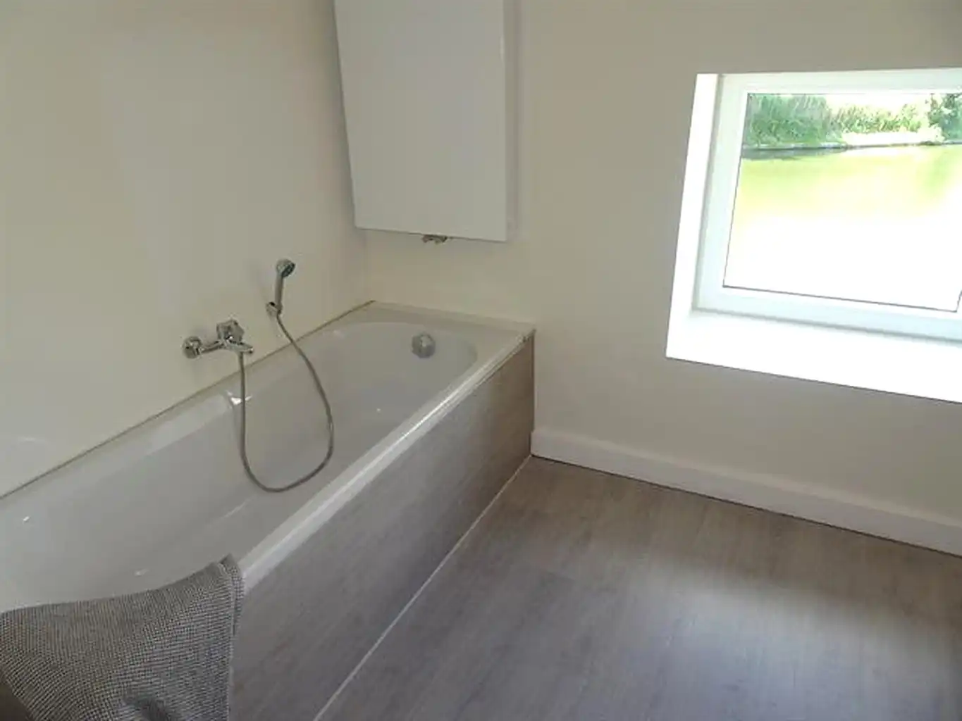 Zeer rustig gelegen ruime woning te huur foto 15