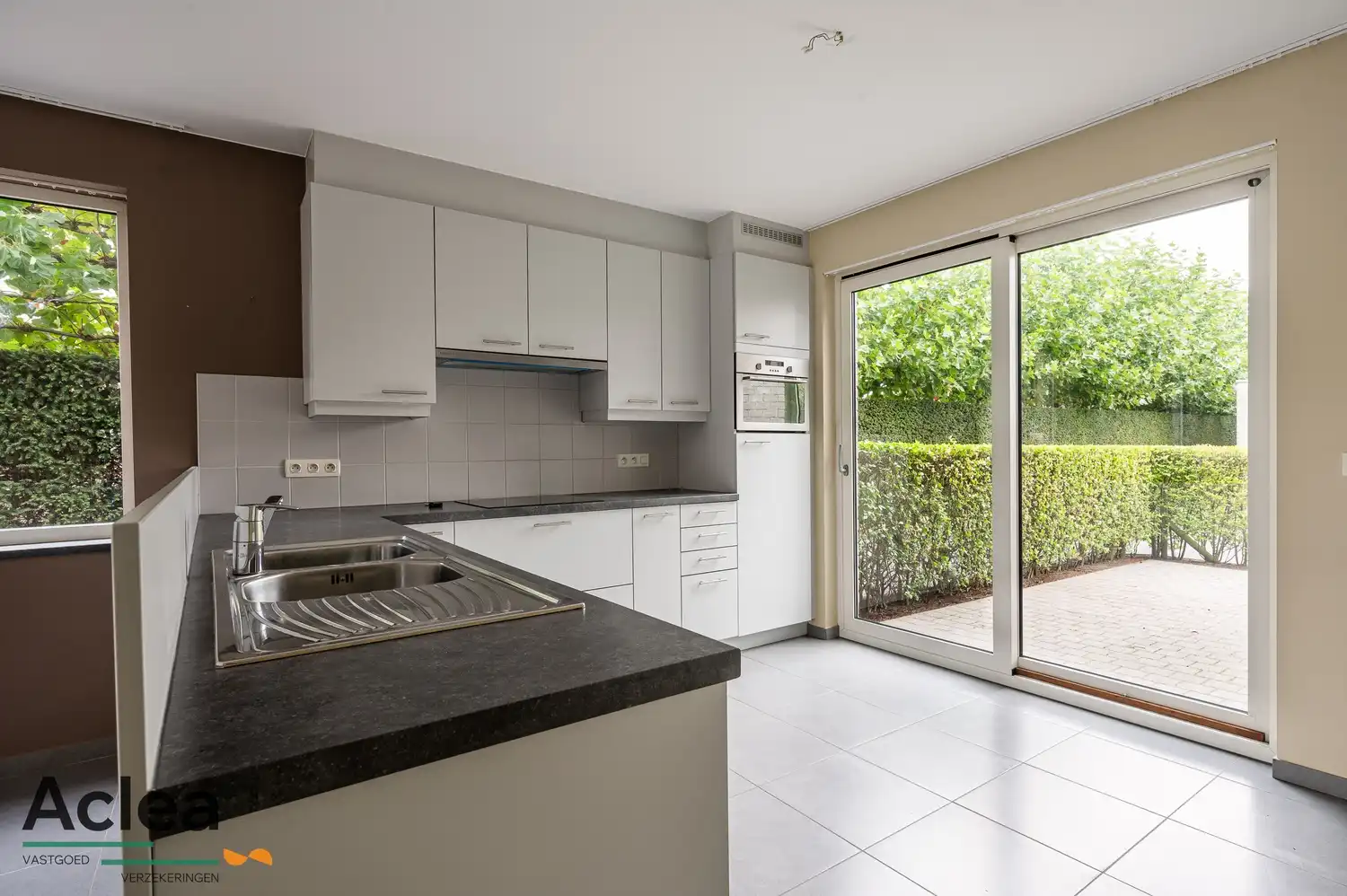 Ruim lichtrijk gelijkvloers appartement met 2 terrassen en garage foto 7