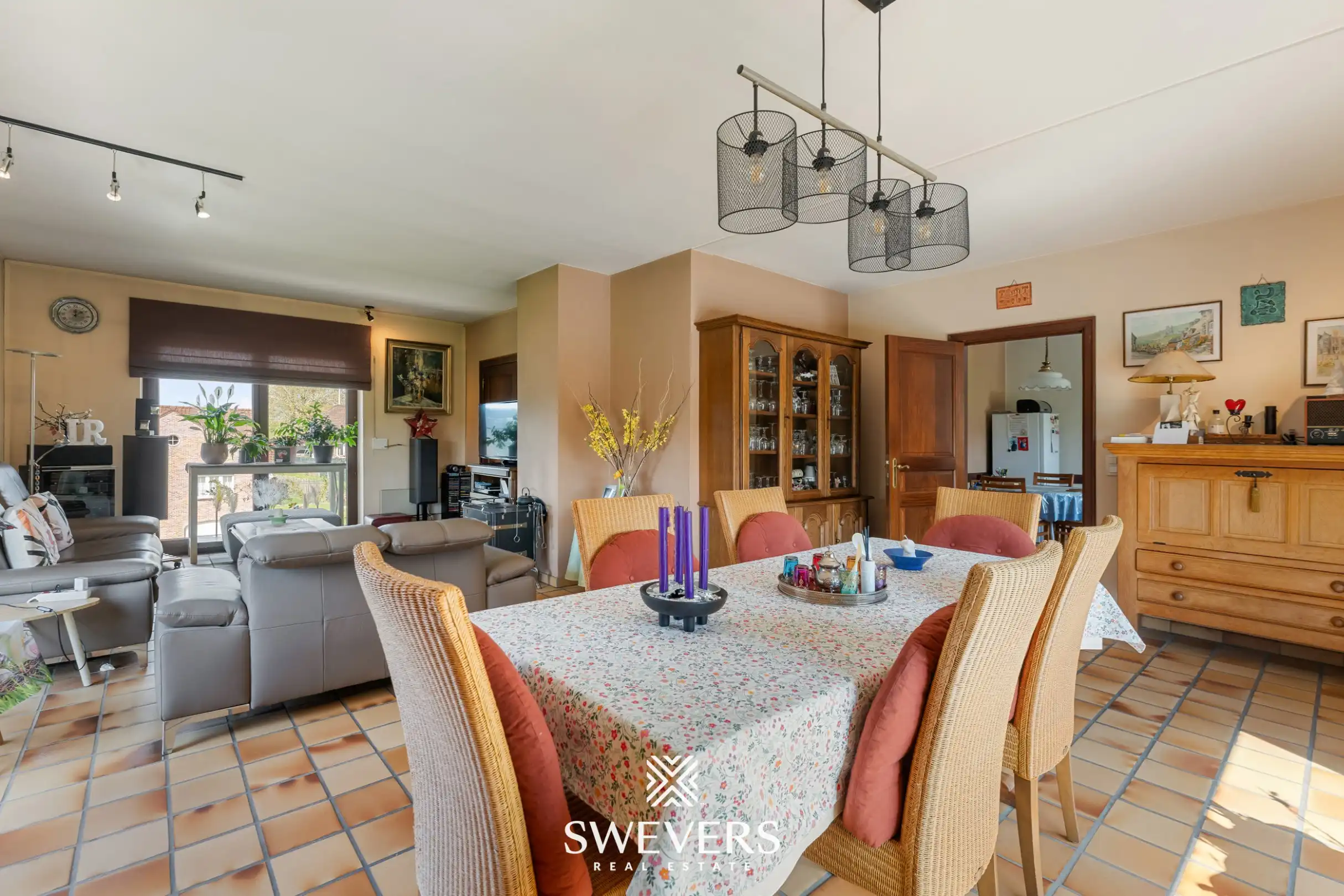 Woonst met 6 slaapkamers en verzicht te Borgloon foto 5