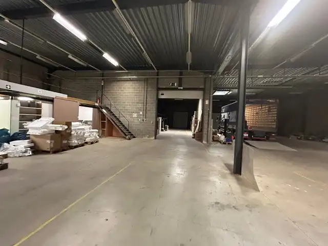 REPRESENTATIEF BEDRIJFSGEBOUW MET KANTOREN EN DUURZAME ENERGIE OP TOPLOCATIE TE HEUSEN - ZOLDER foto 13