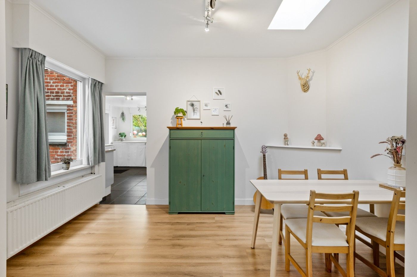 Super charmante, halfopen starterswoning met 2 slpk. en toffe tuin foto 7