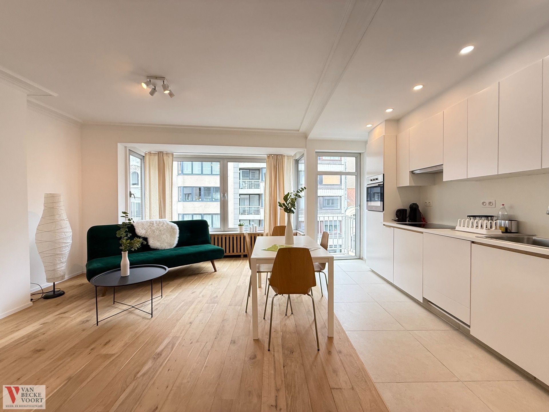 Vernieuwd appartement met zijdelings zeezicht foto 2