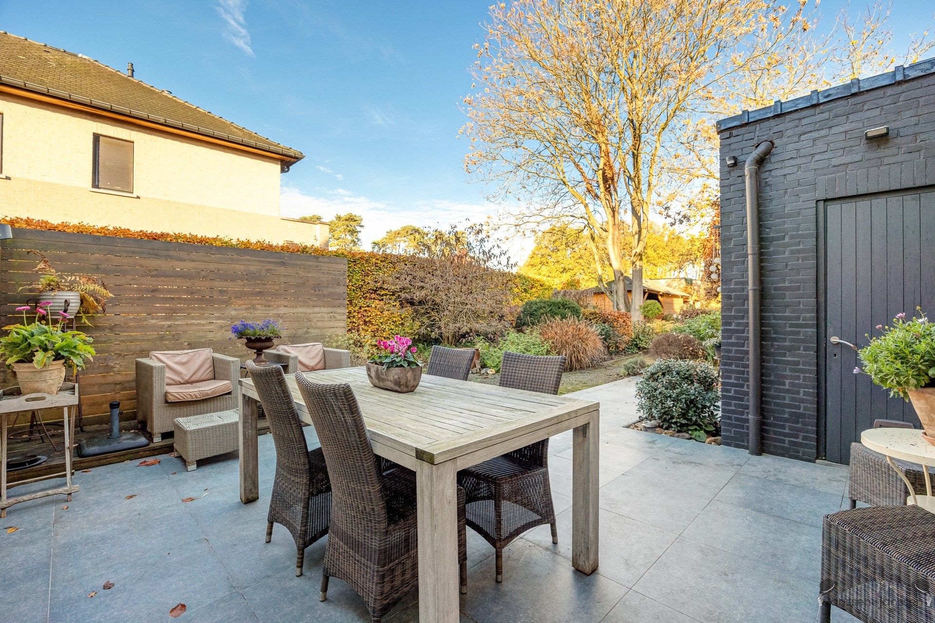 Charmante halfopen woning met 3 slaapkamers foto 24