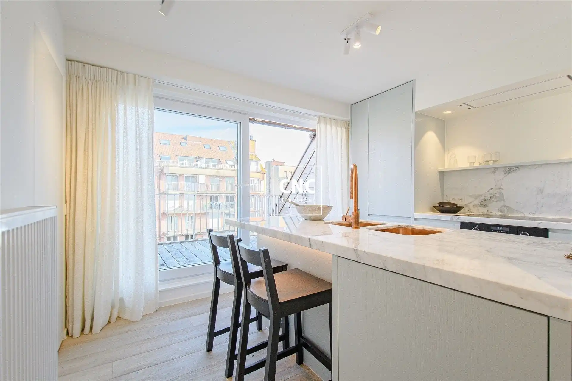 Stijlvol gerenoveerde duplex op toplocatie in Knokke

 foto 11