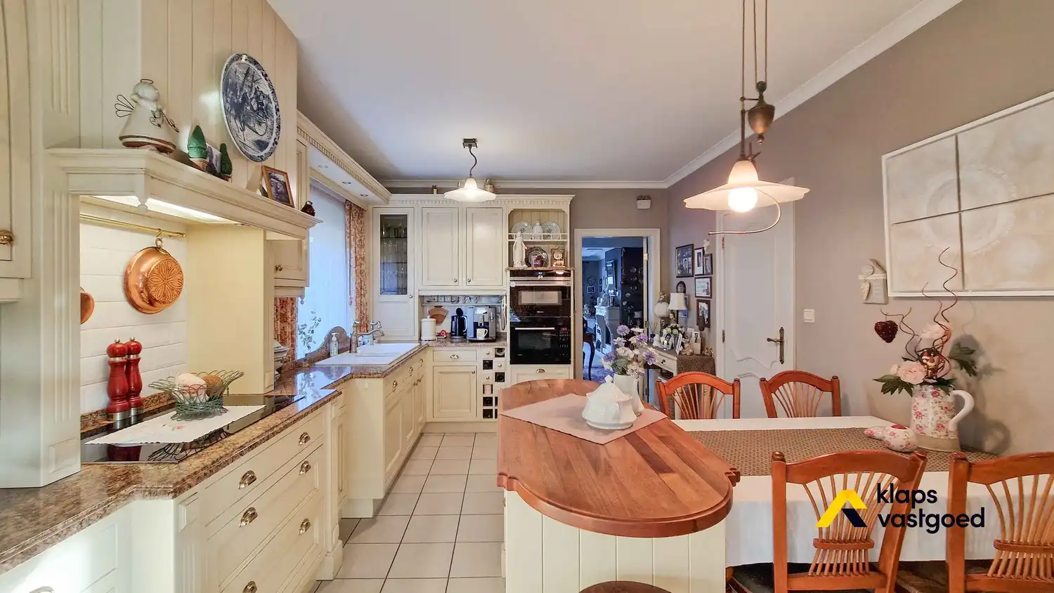 Gracieuze woning met 4 slaapkamers en schitterende tuin op perceel van 12a63ca foto 12