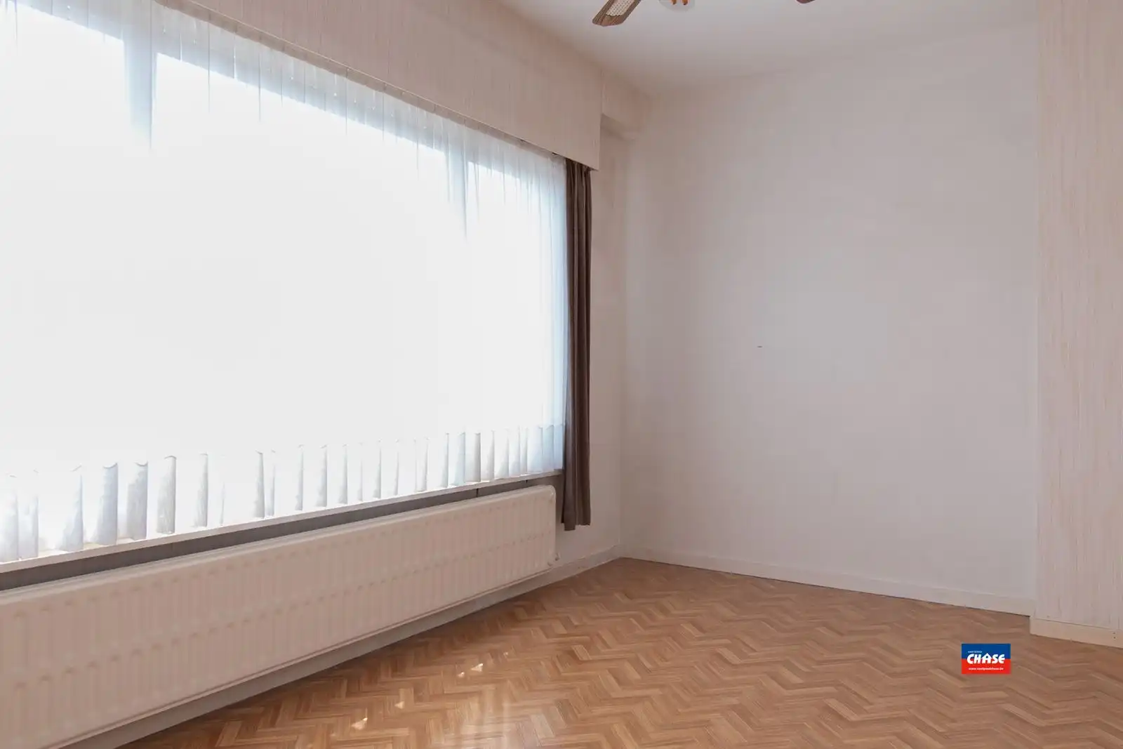 Deels te renoveren bel-étage met 3 slpks, garage + tuin foto 13