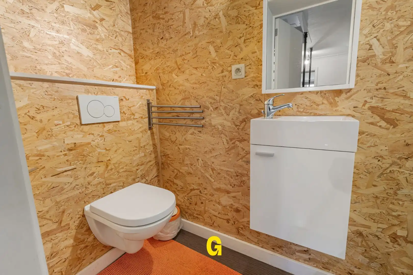 Leuke rijwoning met karakter, 3 slaapkamers, uitbreidingsmogelijkheden op zolder en gezellig tuintje met carport bereikbaar langs achter. foto 18