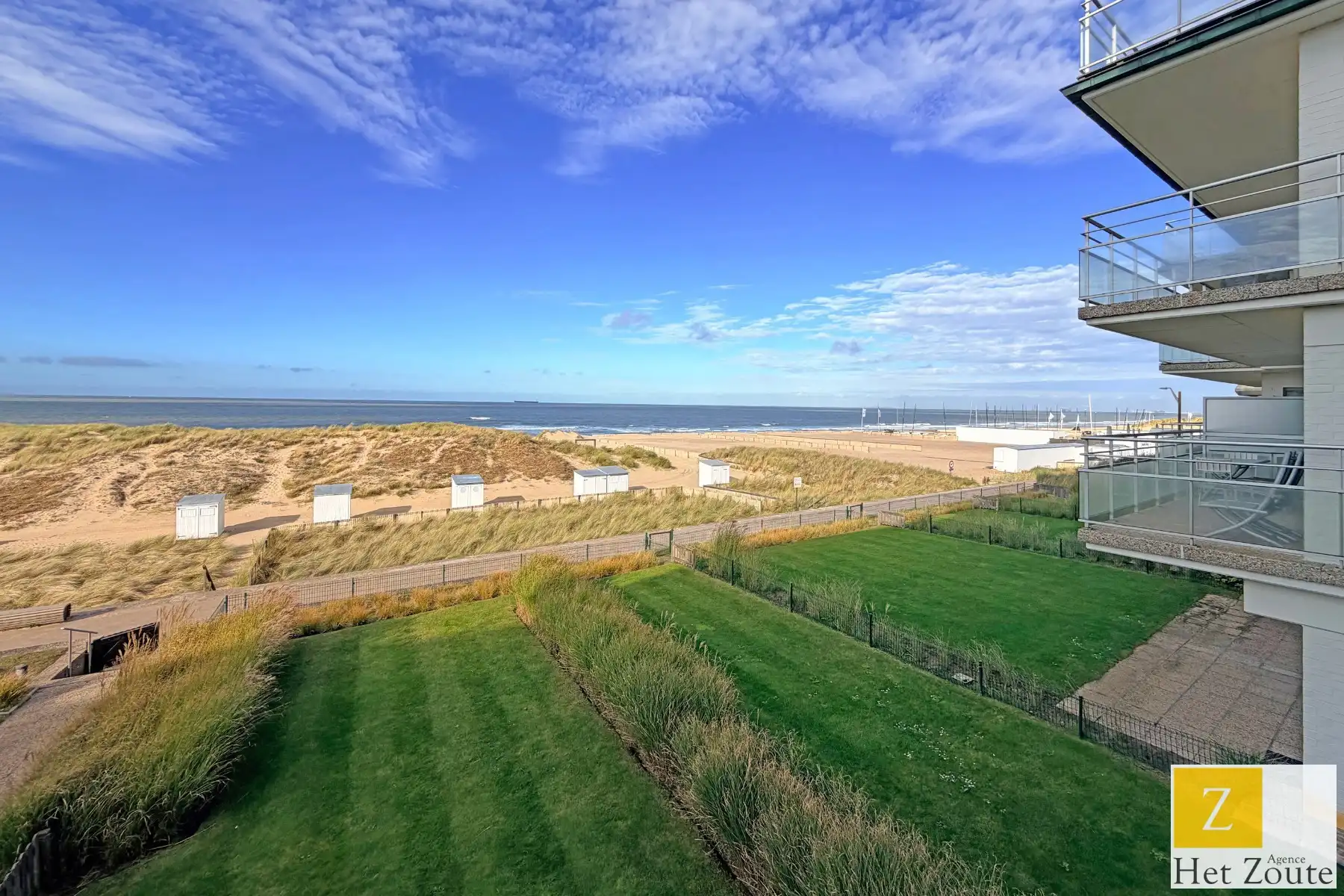 Appartement met frontaal zeezicht - Wandeldijk Het Zoute foto {{pictureIndex}}