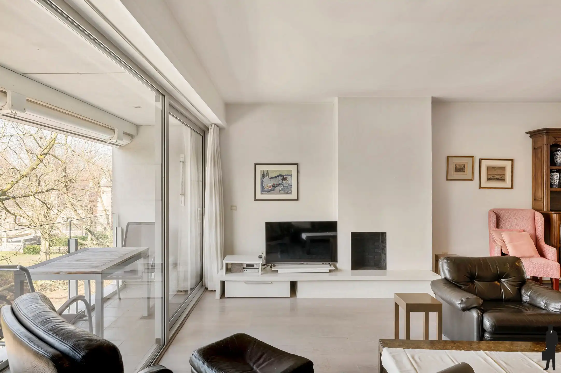 Dit lichtrijke en instapklare appartement combineert comfort, ruimte en een warme uitstraling op een uitstekende ligging. foto 7