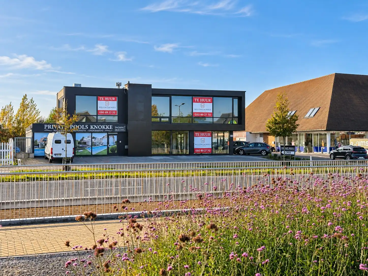 Commercieel pand op toplocatie te Knokke foto {{pictureIndex}}