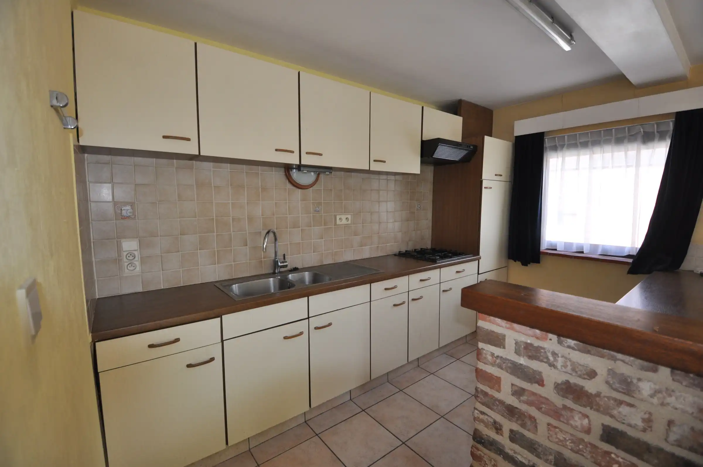 Ruime half open bebouwing  met ruime garage/ berging te Oudenburg  60m²) foto 5