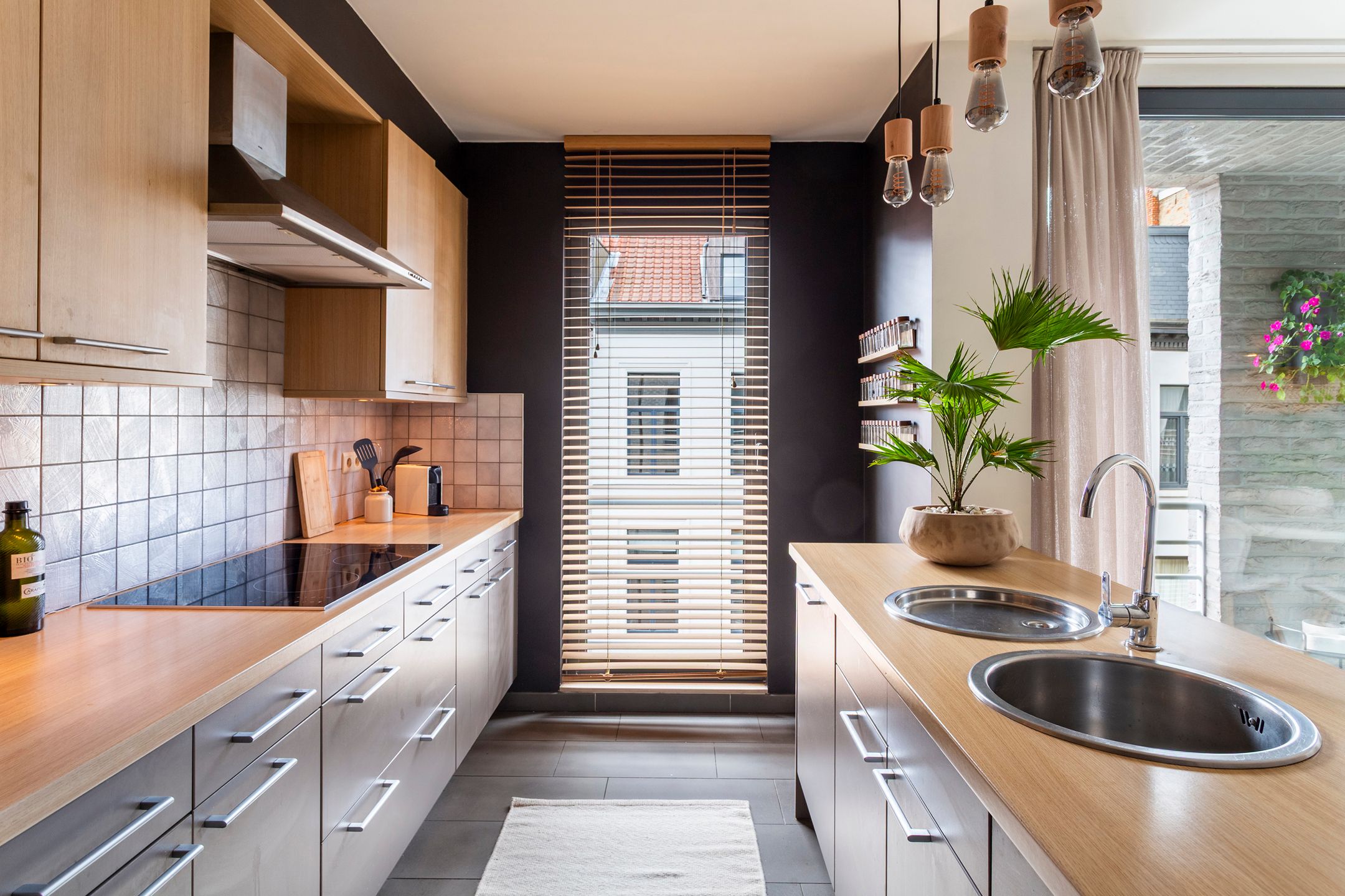 licht appartement met 2 terrassen pal op het Zuid foto 8