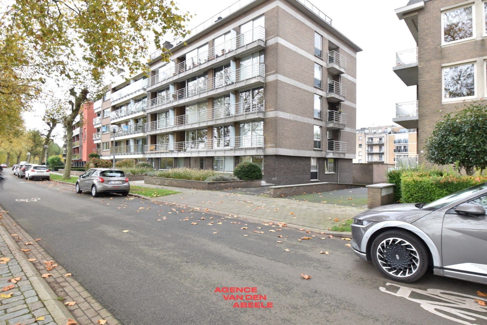 Appartement met 2 slaapkamers en garage te Christus Koning foto 2