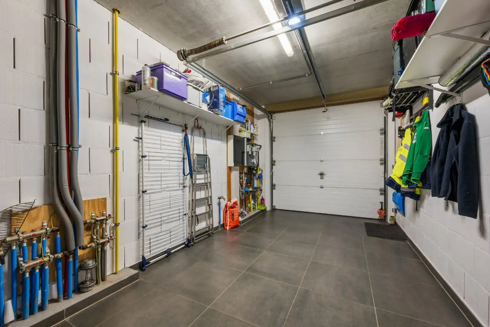 Instapklare halfopen woning met 3 slaapkamers en zolder, garage en tuin in Dadizele foto 17