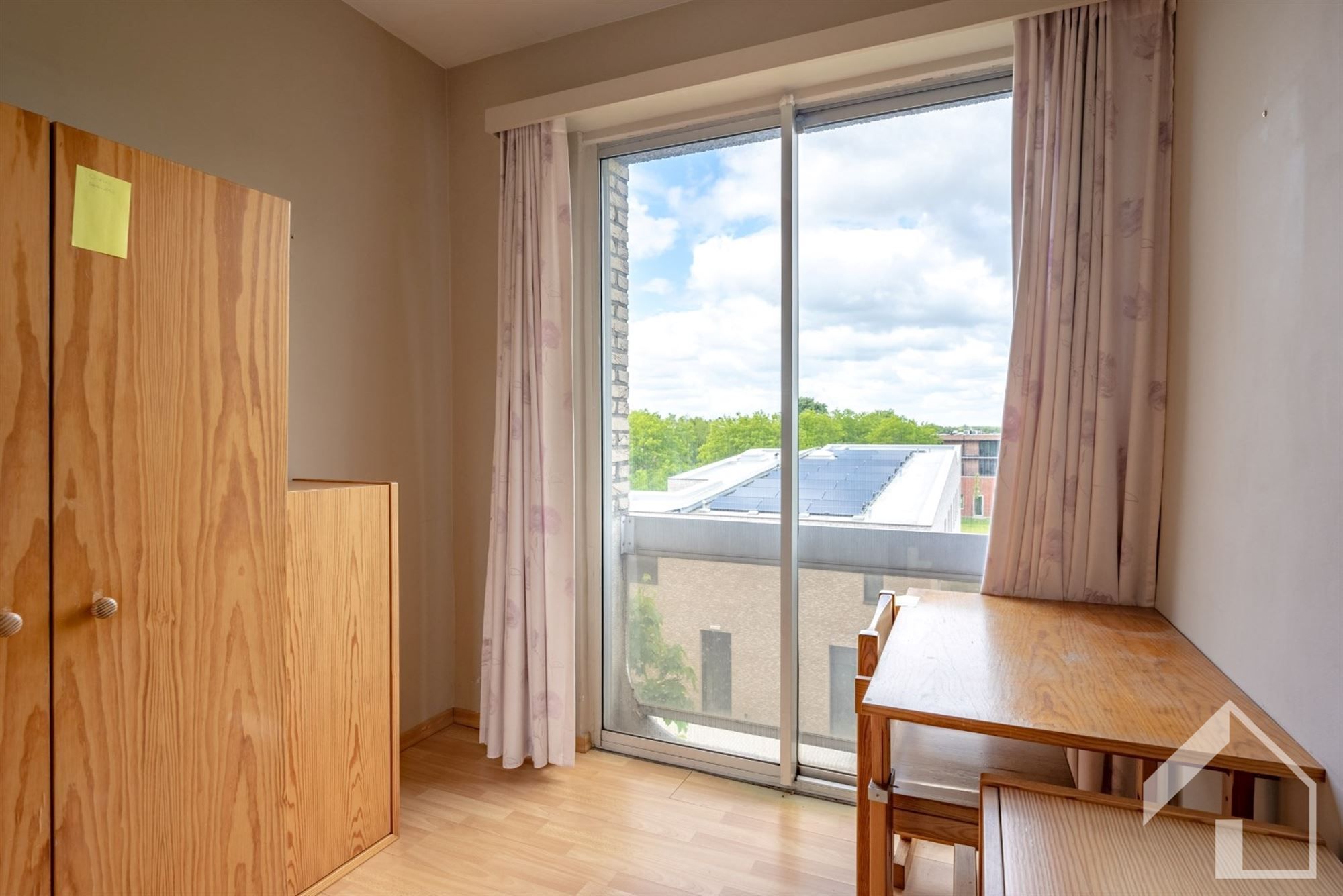 Ruim appartement met 3 slaapkamers foto 4