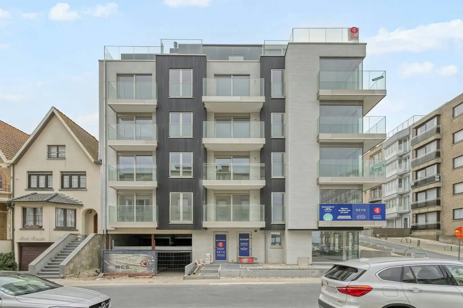 Staanplaatsen in residentie Duynhuys, vlakbij het strand! foto {{pictureIndex}}