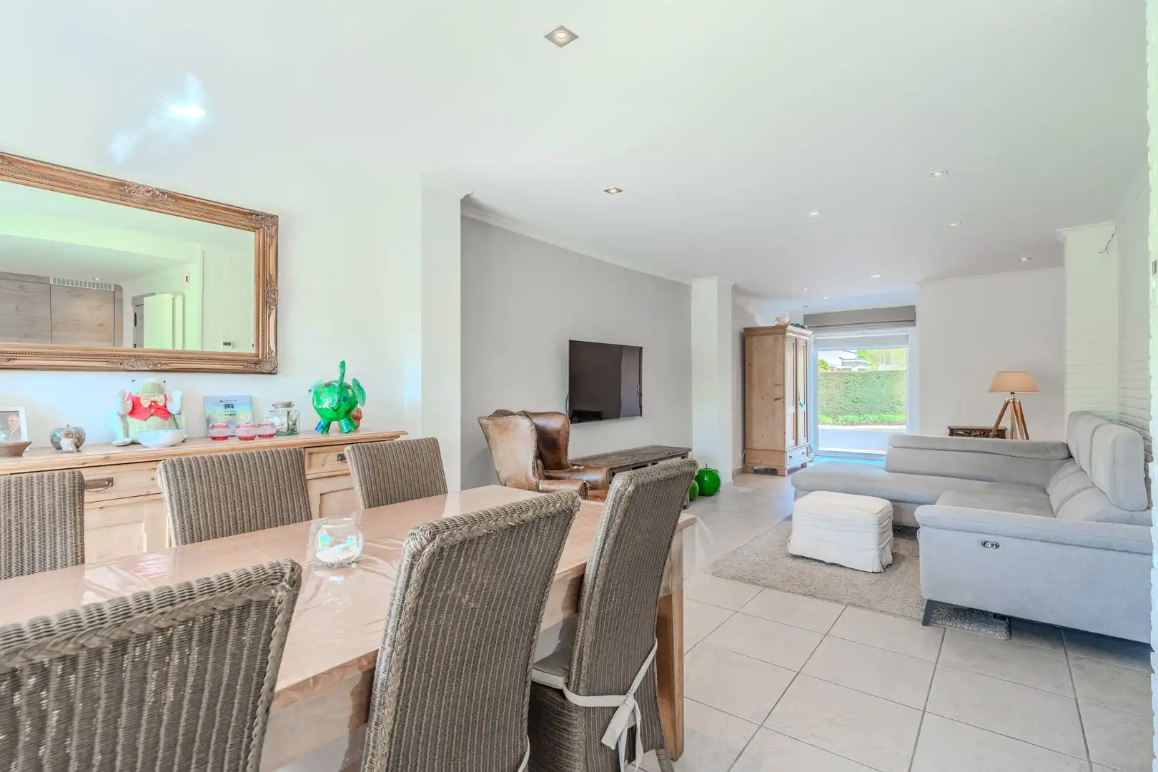 Gezinswoning met 3 à 4 slpks en garage in het centrum foto 2