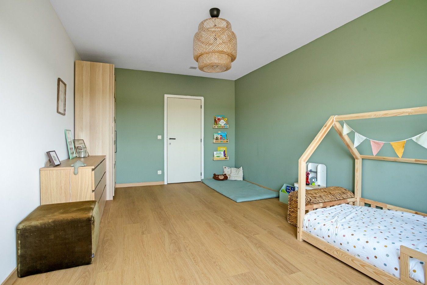 Recente, ruime HOB met 3 slpk., tuin en garage foto 18