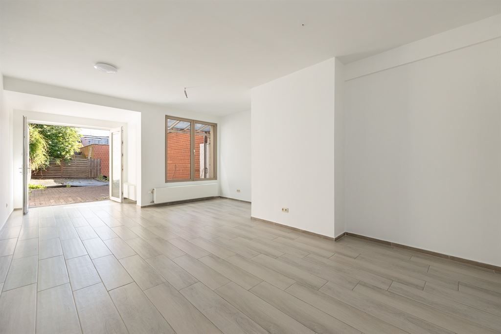 Gerenoveerde handelsruimte én duplex app foto 6