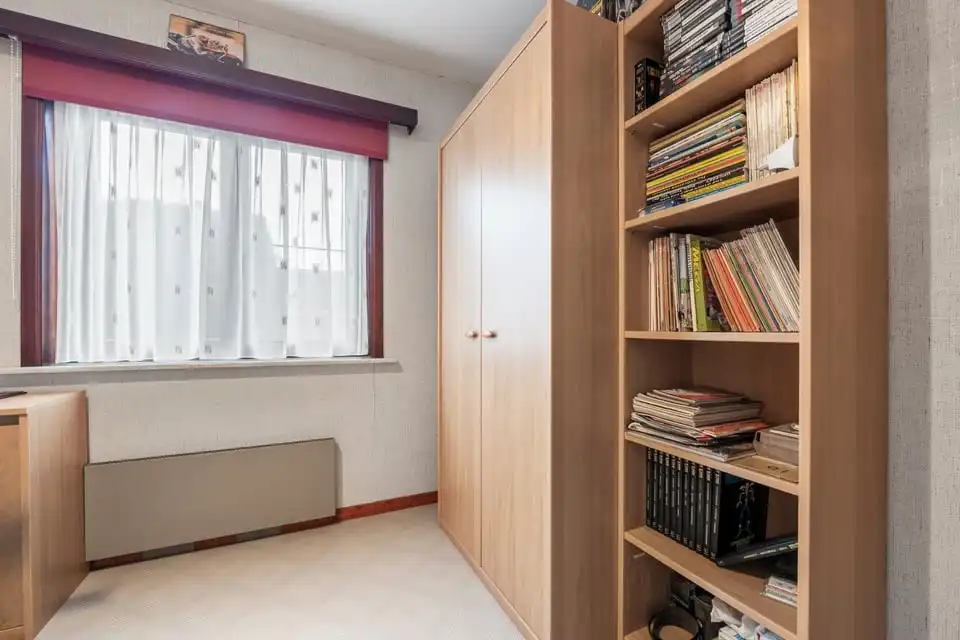 RUIME GELIJKVLOERSE GEZINSWONING OP EEN UITZONDERLIJK PERCEEL IN KORTENAKEN foto 27