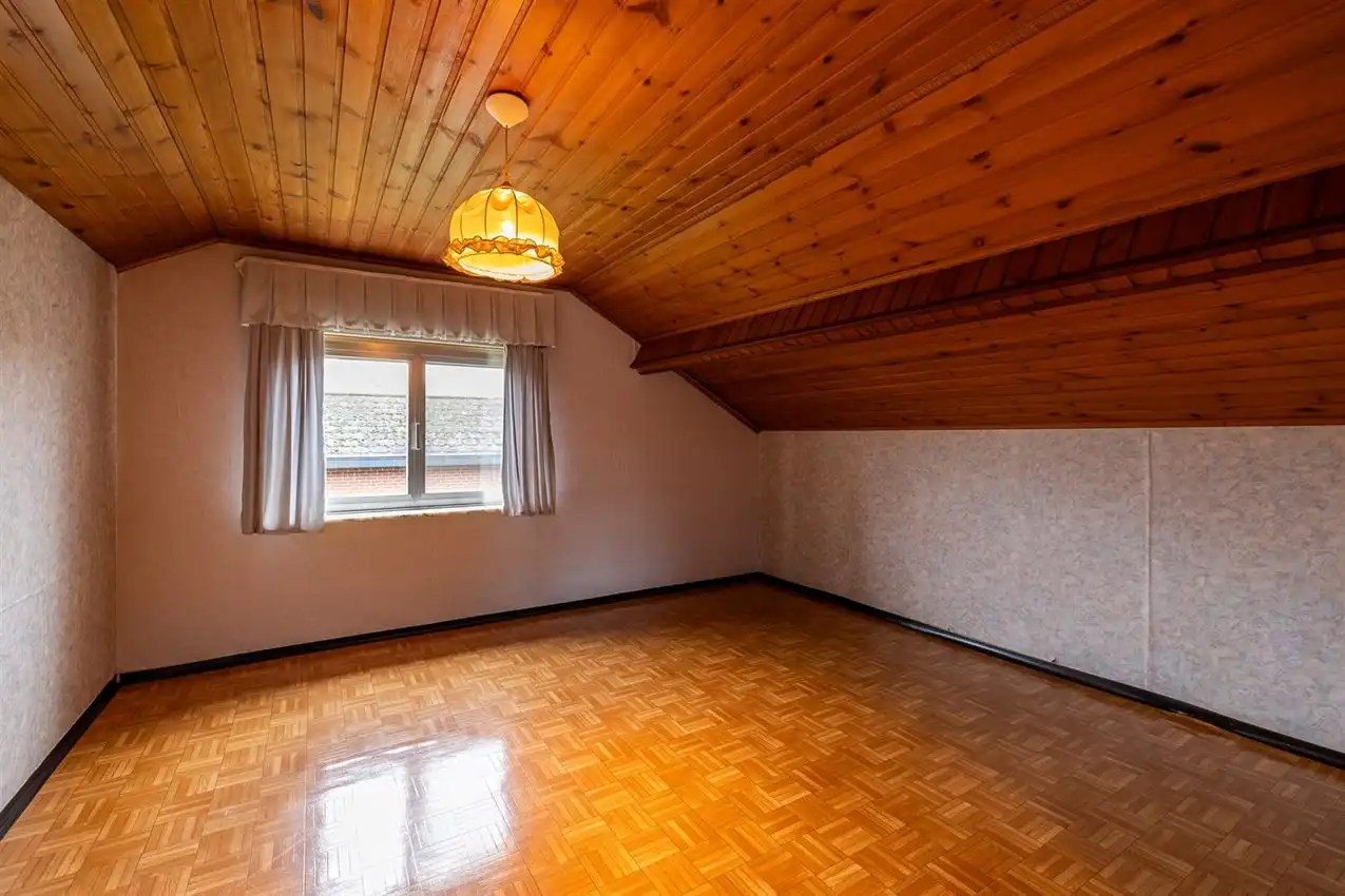 Unieke ligging boven de Mottevallei – renovatiekans met waarde-opportuniteit foto 23