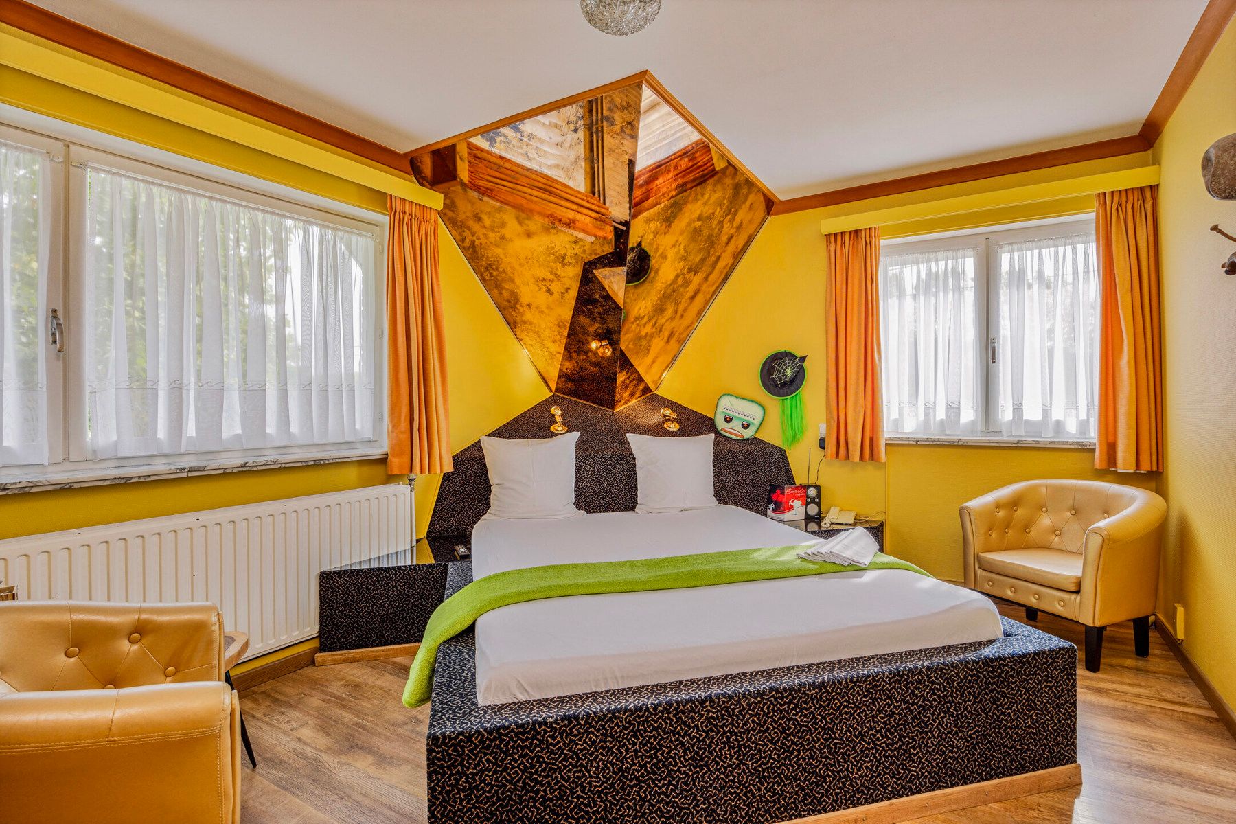 WONING MET 9 KAMERS en 9 BADKAMERS foto 32