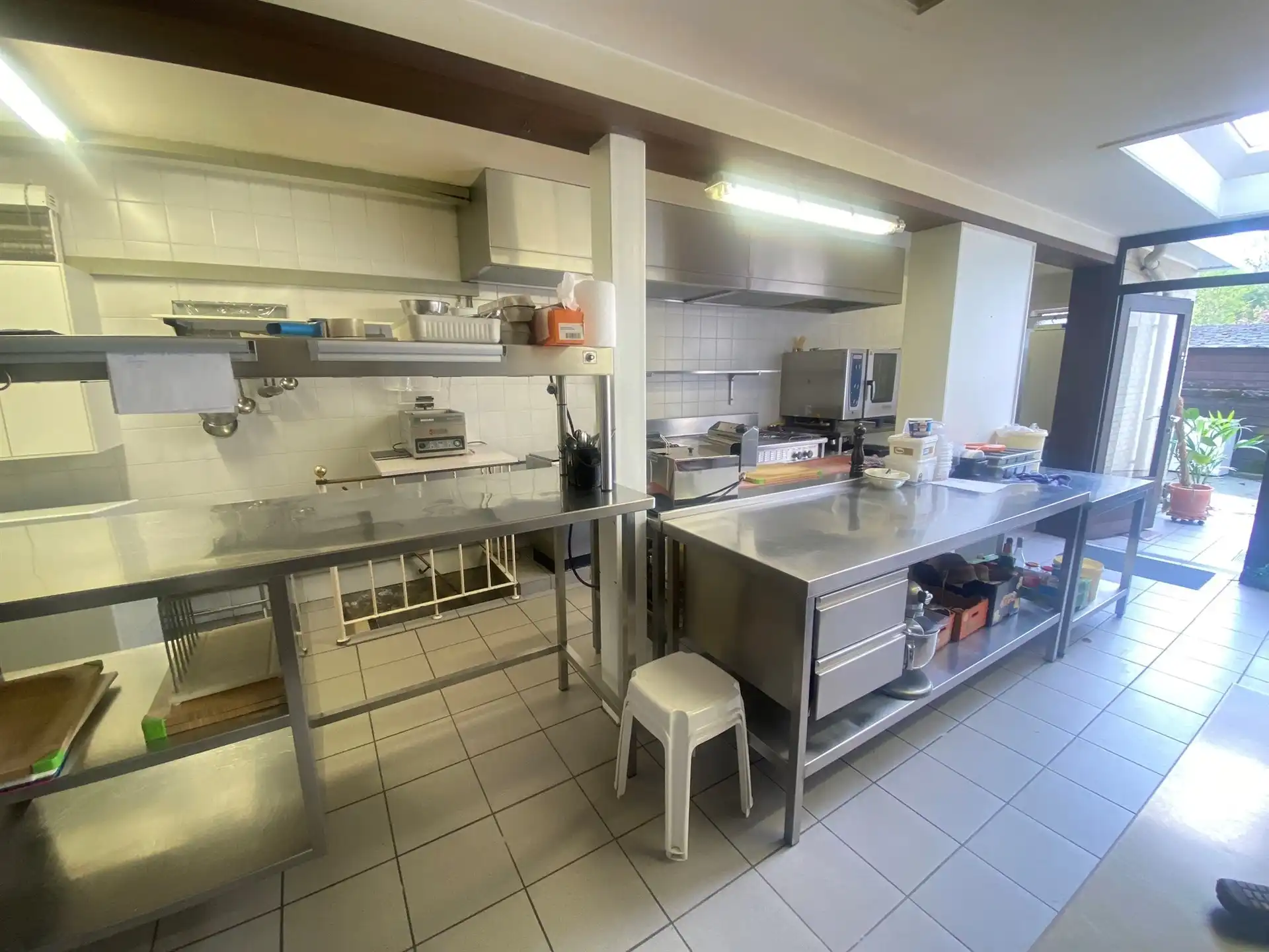 centraal gelegen handelspand foto 9