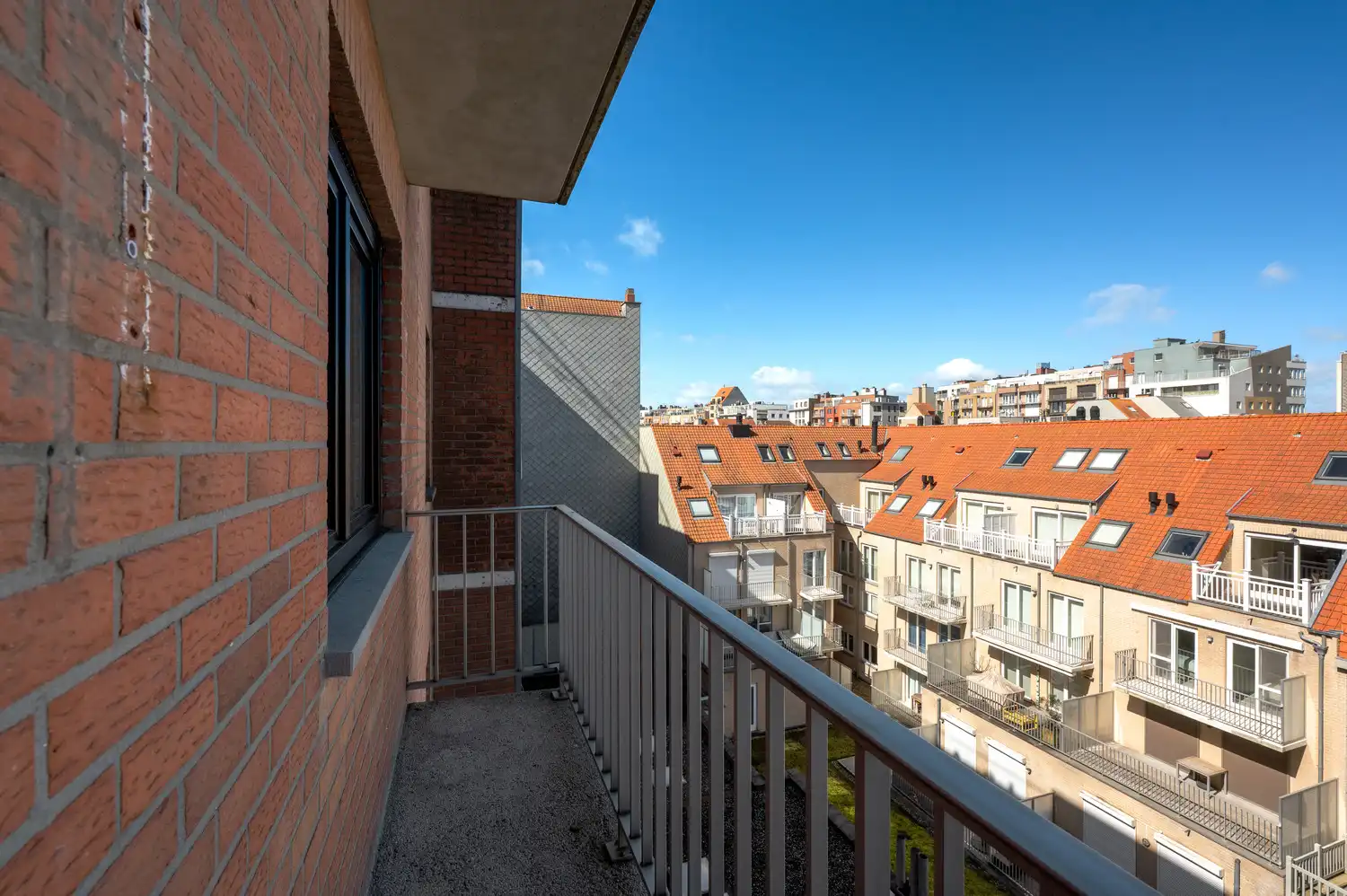 Prachtig vernieuwd appartement met open zichten en terrassen foto 12