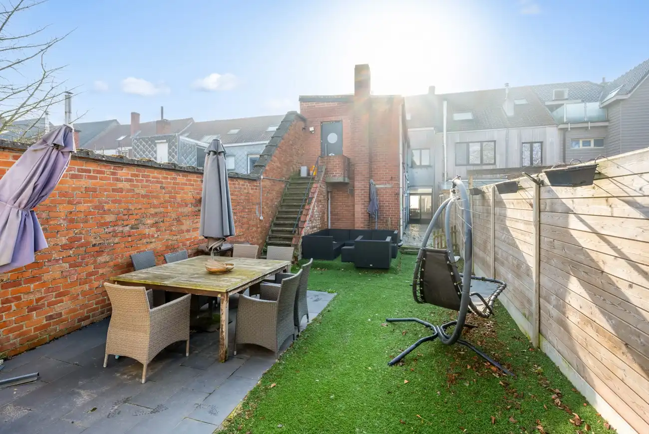 Charmante gesloten (kangoeroe)woning met heel wat potentieel op een gegeerde locatie in Oostakker! foto 18