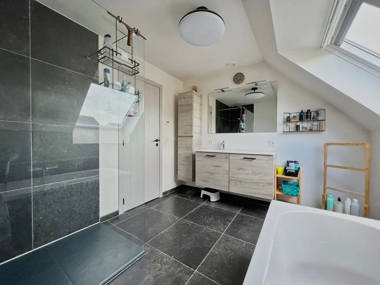 Recente, smaakvolle woning (3 slpks) + aangelegde tuin! foto 15