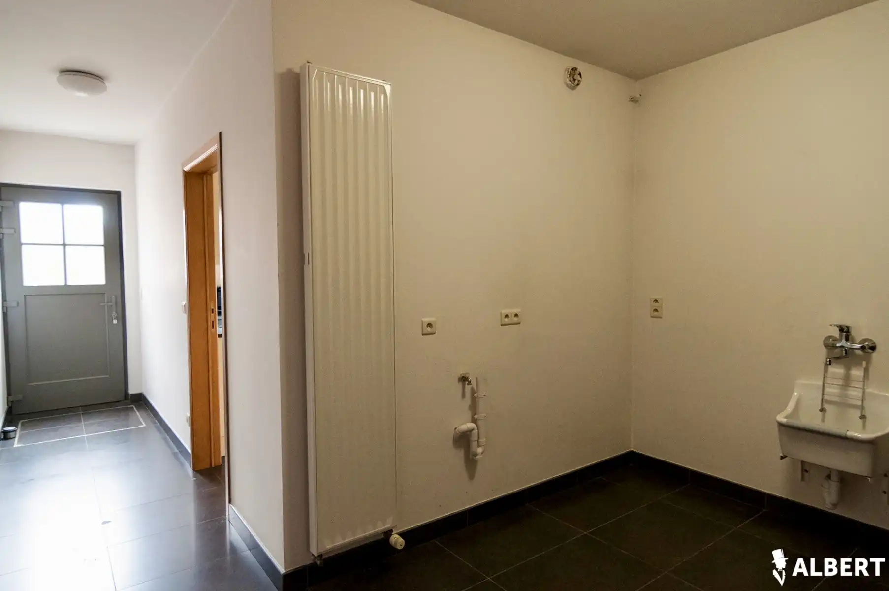 Charmante halfopen woning in een rustige, doodlopende straat foto 12