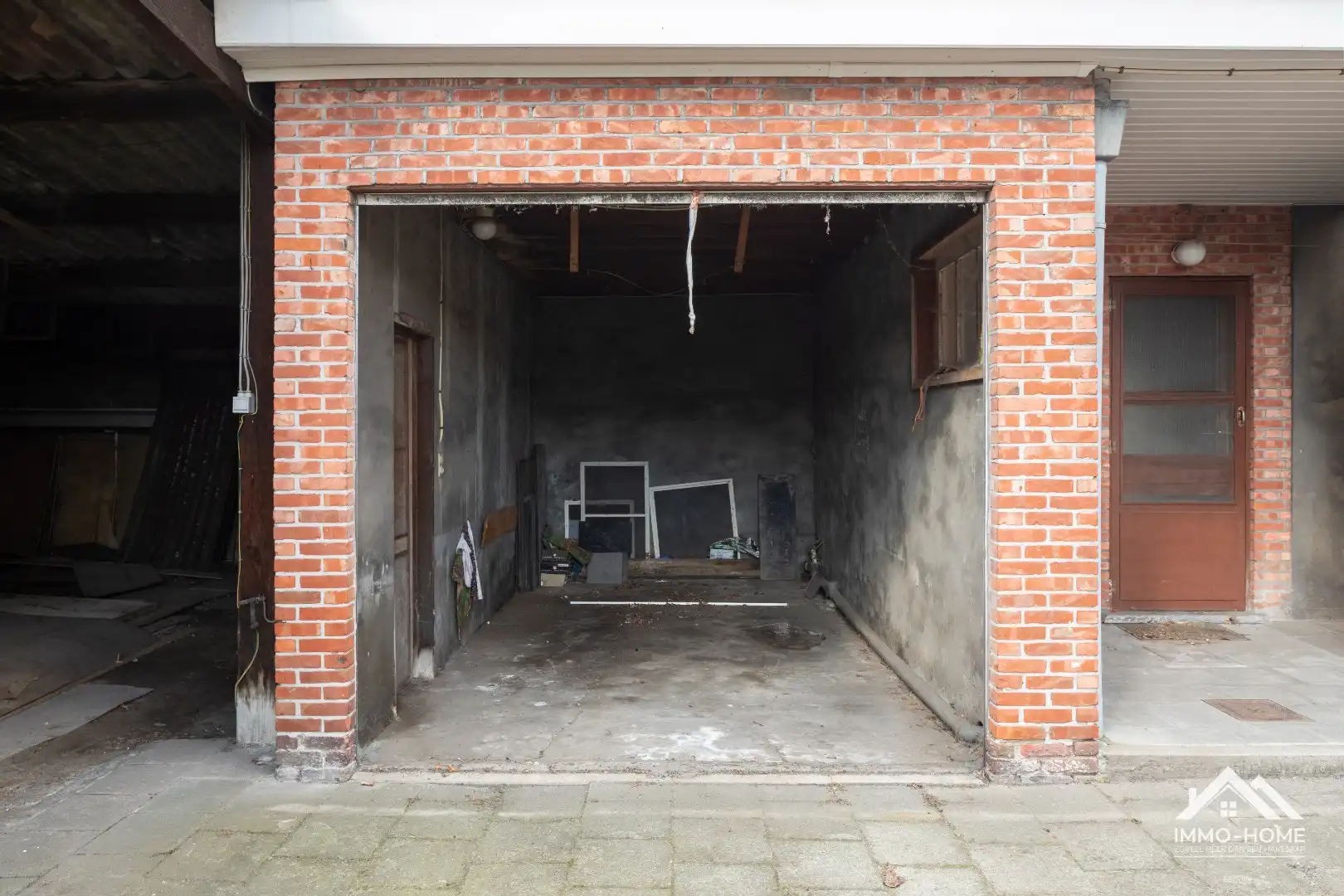 Ruime te renoveren hoekwoning met garage!!  foto 26
