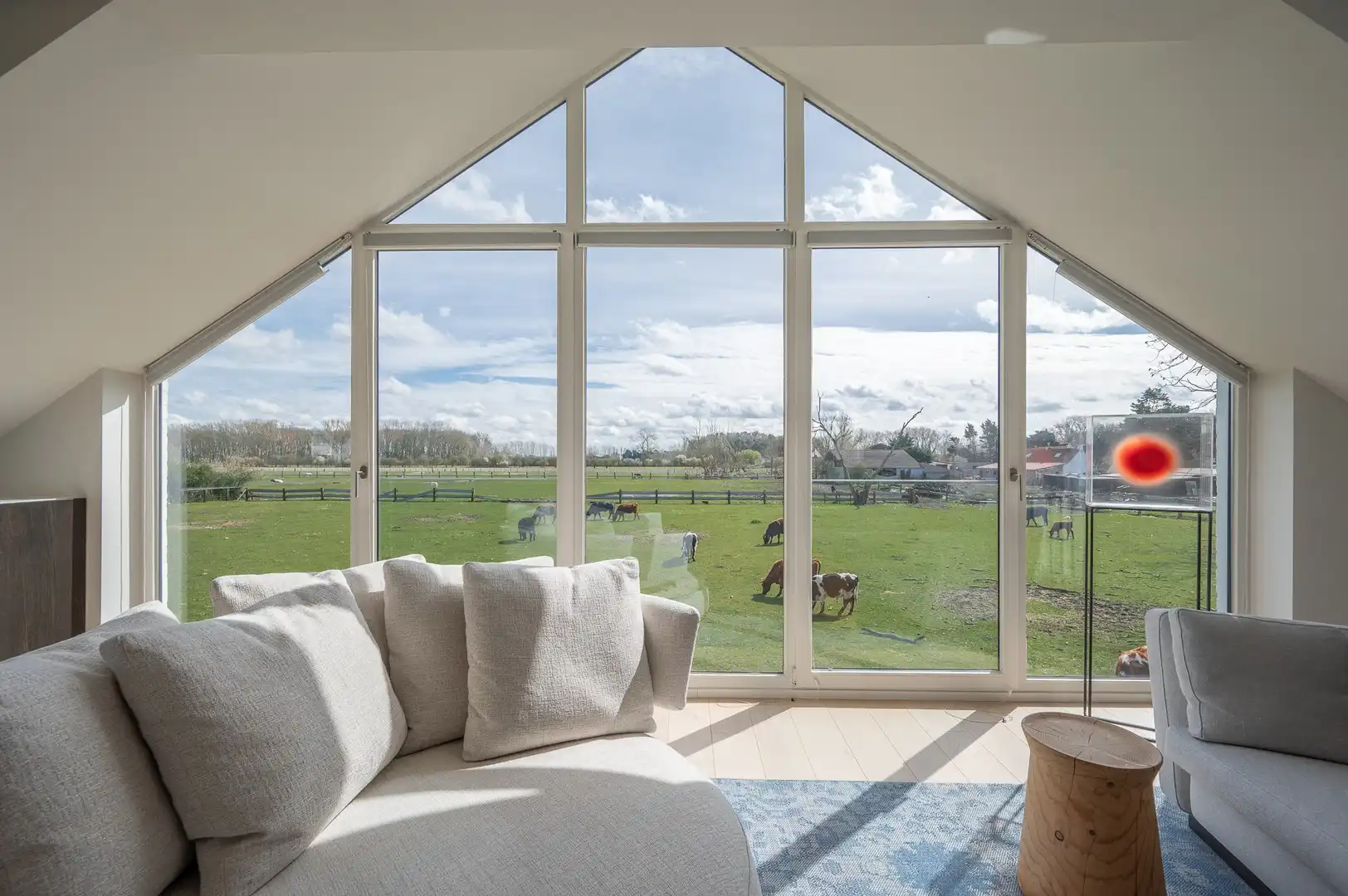 Uitzonderlijke eigendom met een uniek open zicht op de Hazegraspolders, vlakbij het Oosthoekplein. foto 8