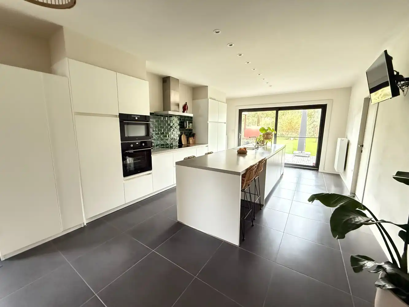 Instapklare woning met 3 Slpks en prachtige tuin foto 6