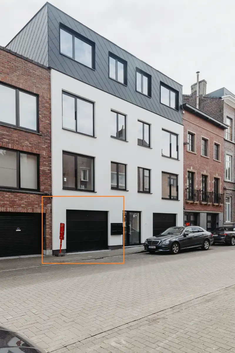 Ruime garage te koop Gent centrum foto {{pictureIndex}}
