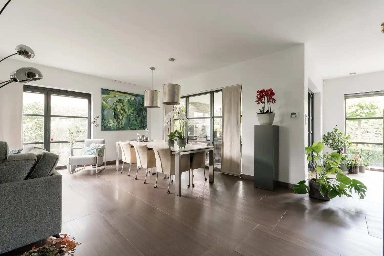 Luxe villa te koop in Neerpelt: moderne architectuur en ruimte in overvloed aan de Beukenlaan. Ideaal voor uw gezin! foto 4