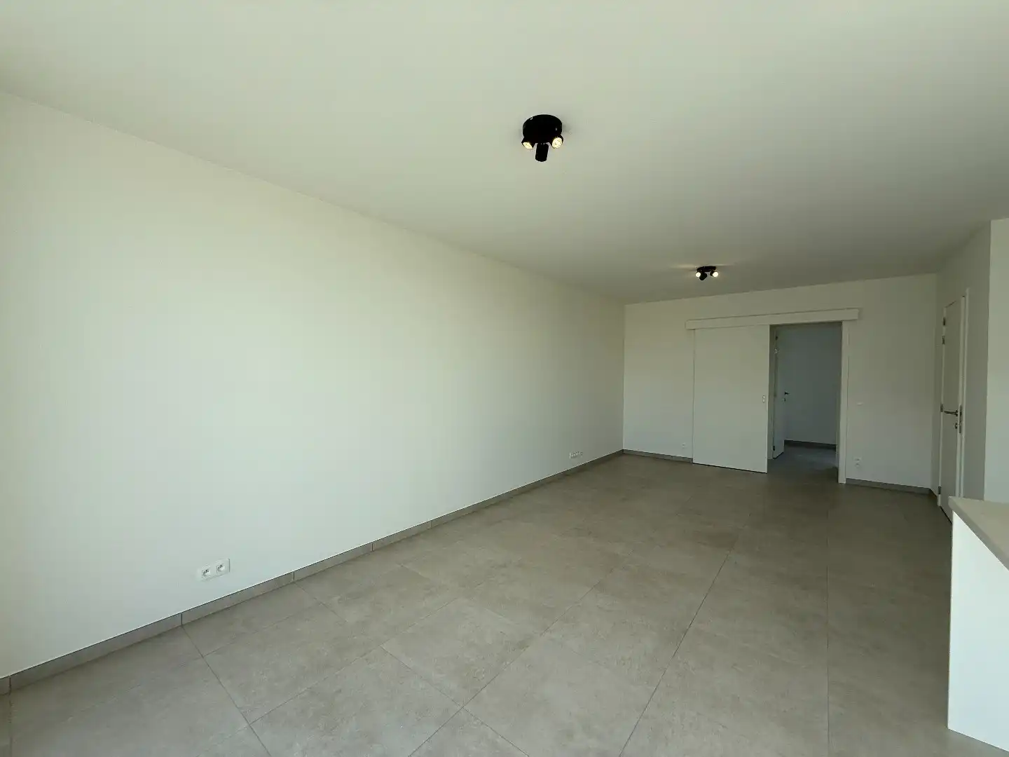 Nieuwbouwappartement met autostandplaats te Izegem  foto 8