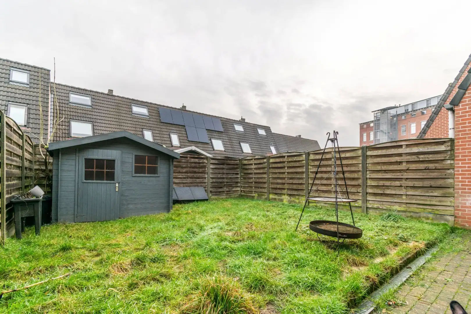 INSTAPKLARE WONING MET 3 SLAAPKAMERS, TUIN & GARAGE ! foto 8