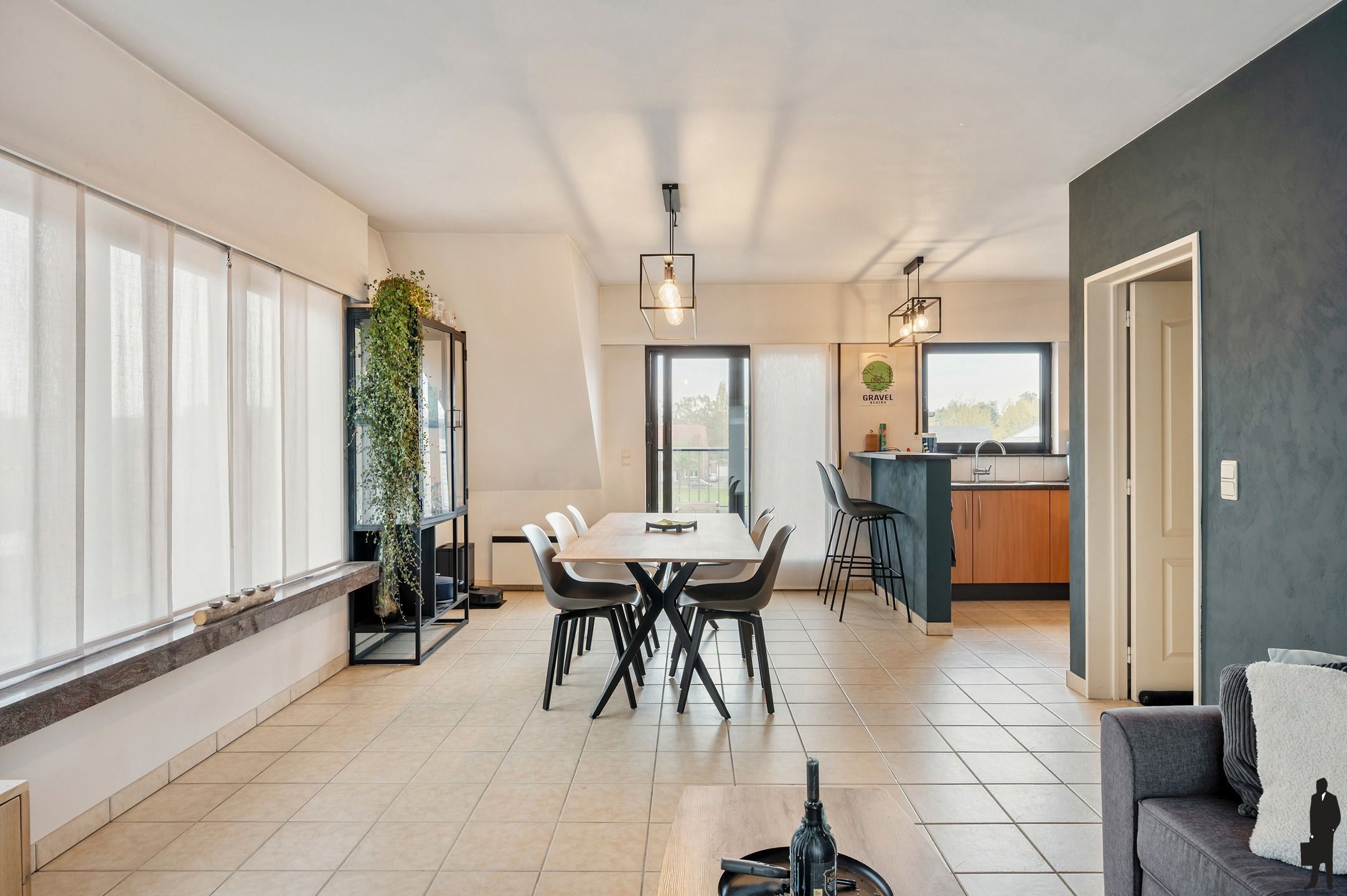 Instapklaar dakappartement met ruim zuidwestterras ! foto 3