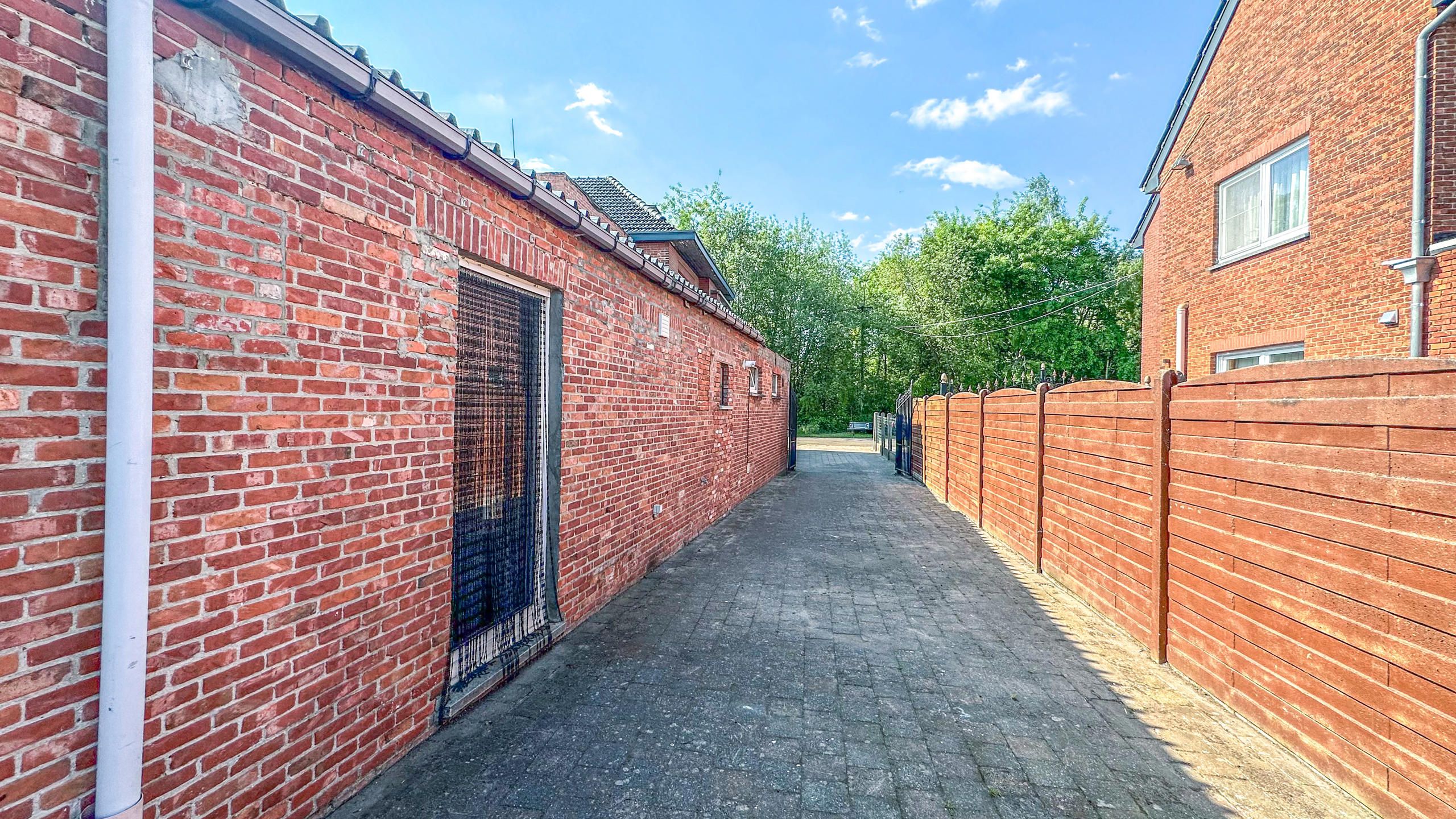 Zeer ruime woning met 5 slaapkamers vlakbij het ziekenhuis foto 62