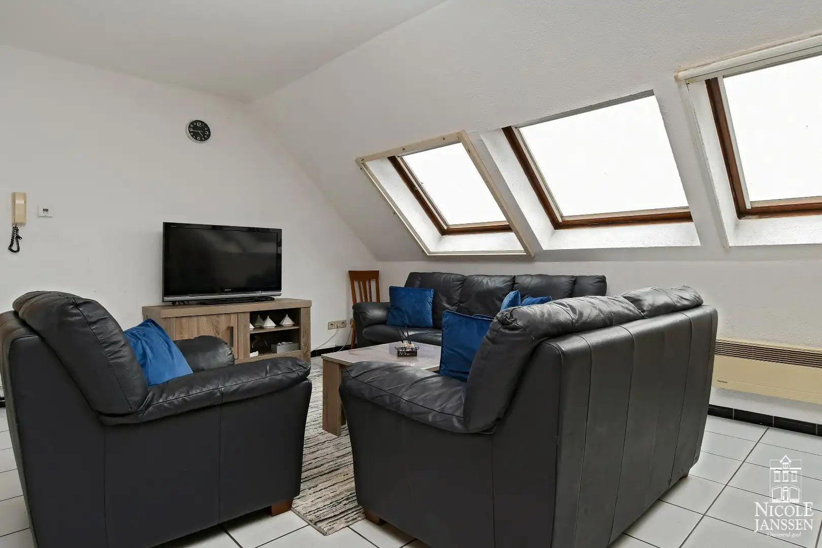 Interessant opbrengstgebouw met 4 appartementen en 2 handelsruimtes  foto 16