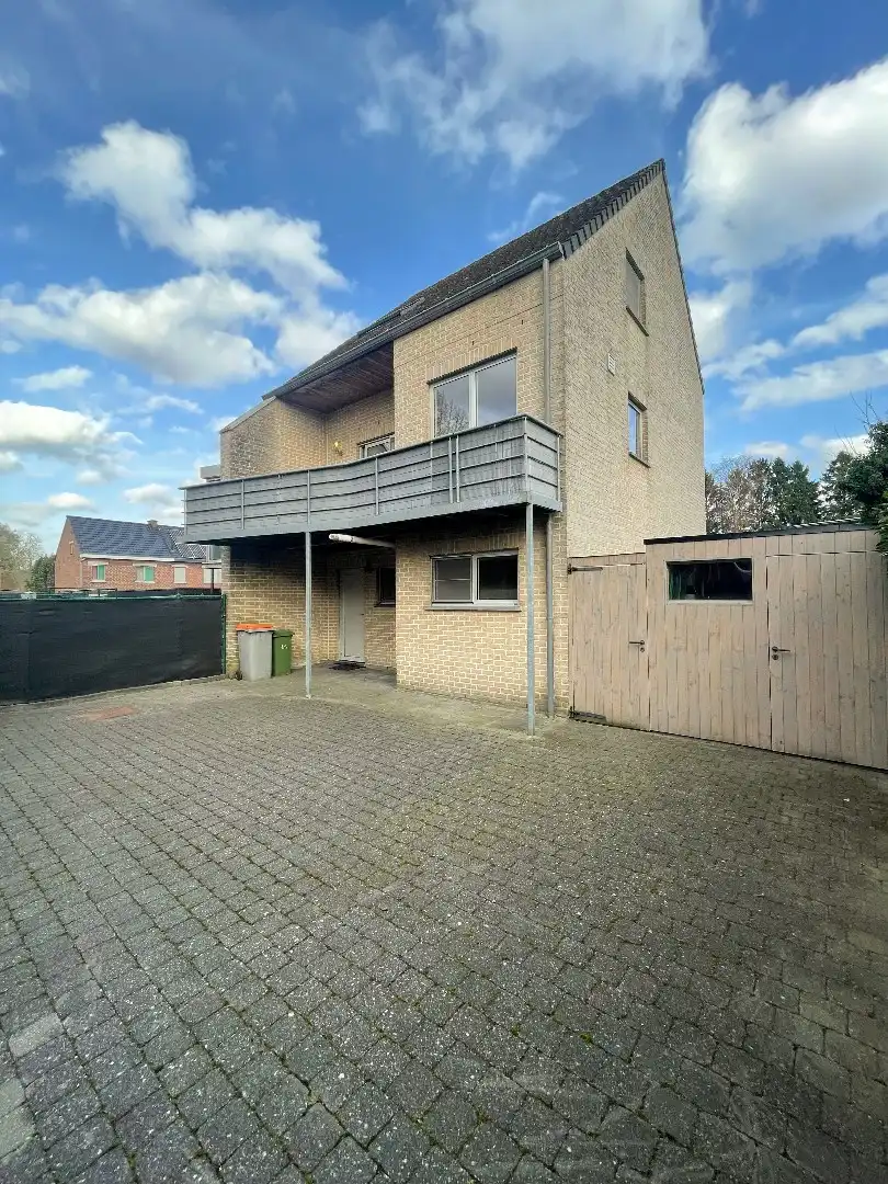 Verzorgde bel-etagewoning met 3 slpk, terras, patio  en garage nabij het centrum van As. foto 34