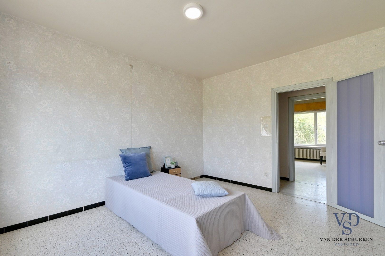 Te renoveren bungalow op een perceel van ca. 2.840 m² foto 19