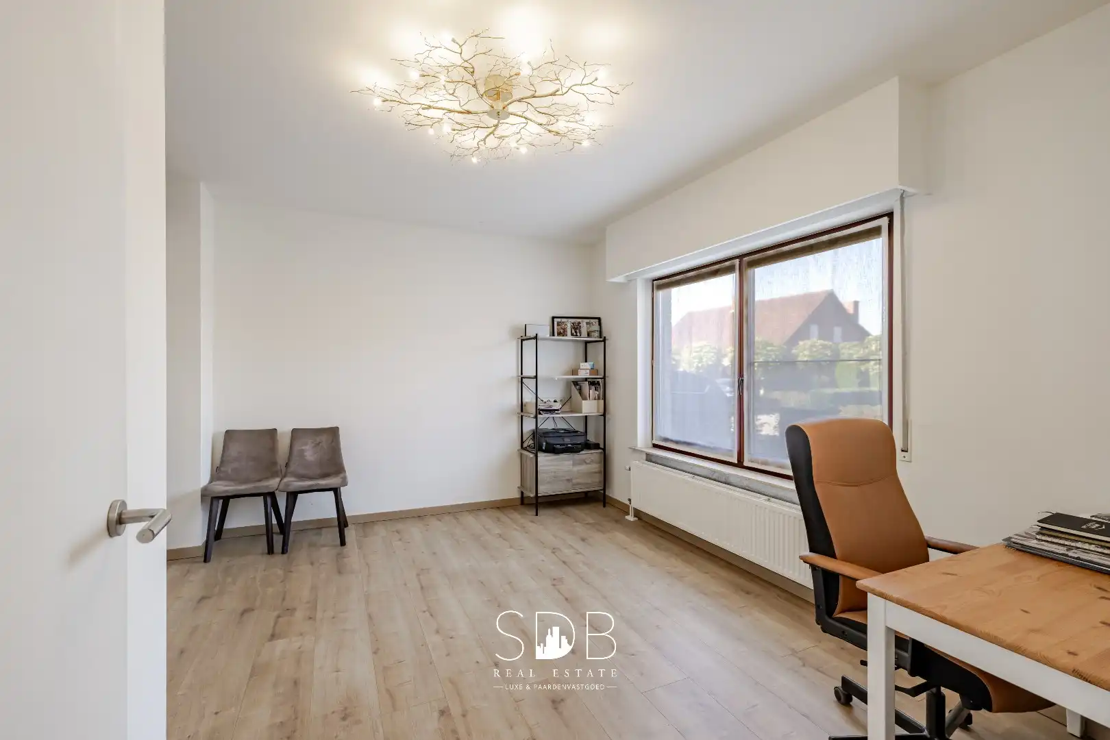 Hedendaagse woning met hippische accommodatie op 17.782m² foto 3