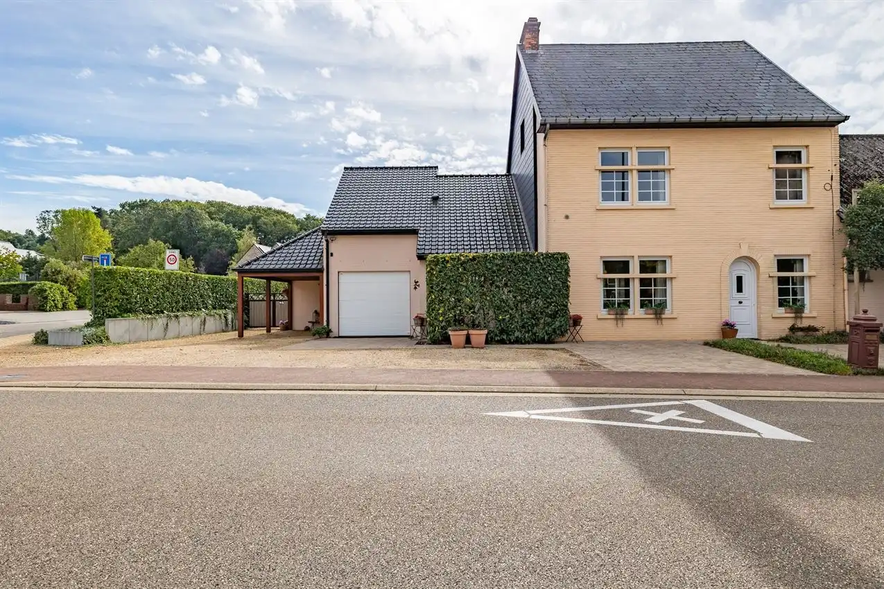 Karaktervolle en instapklare woning met zonnige tuin nabij het Gras- en Crauwelsbos foto 55