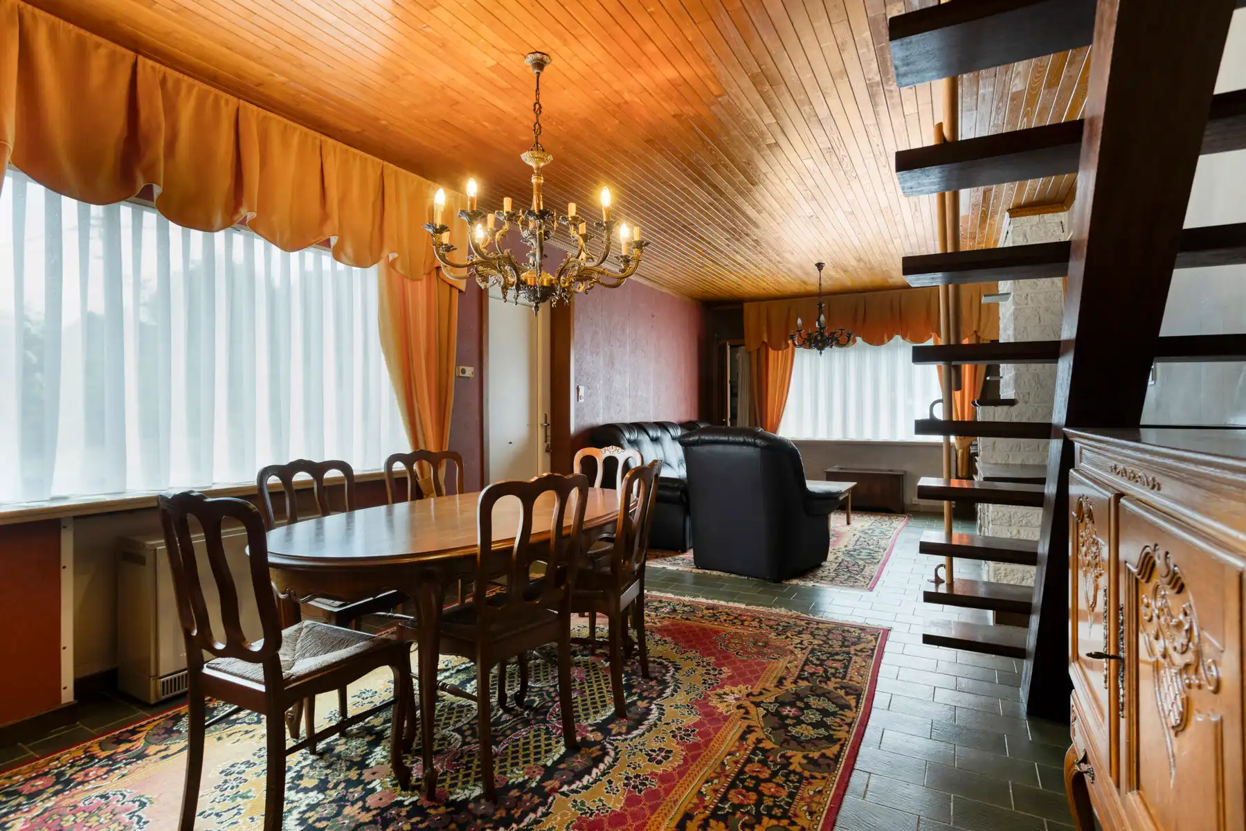 Te renoveren karaktervolle woning met tal van mogelijkheden foto 4