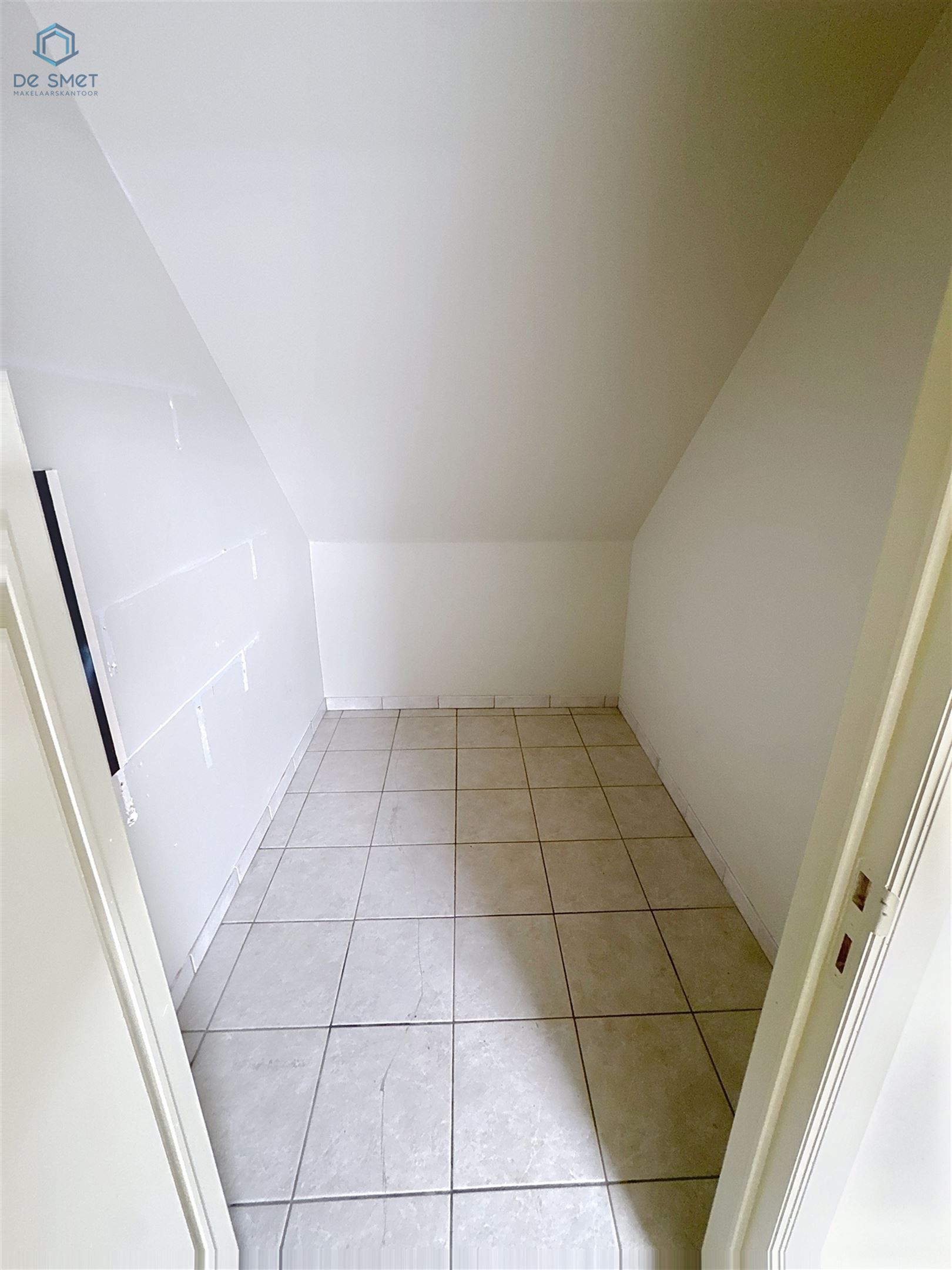 Ruime kangoeroewoning met 5 slaapkamers, 2 garages en tuin in rustige buurt van Brakel foto 24