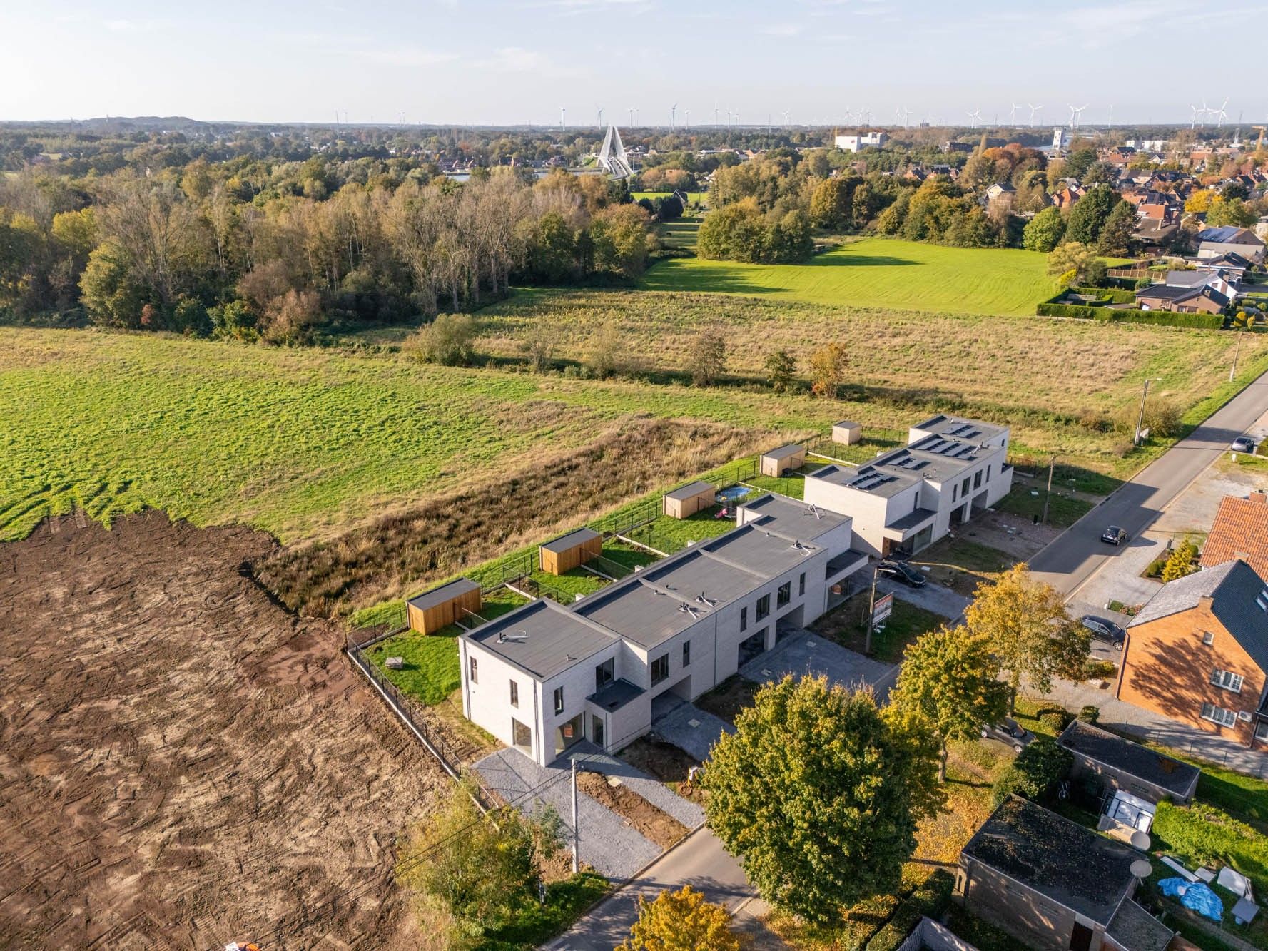 Lot 5: Halfopen bebouwing met 3 slpk., tuin en fietsberging foto 3