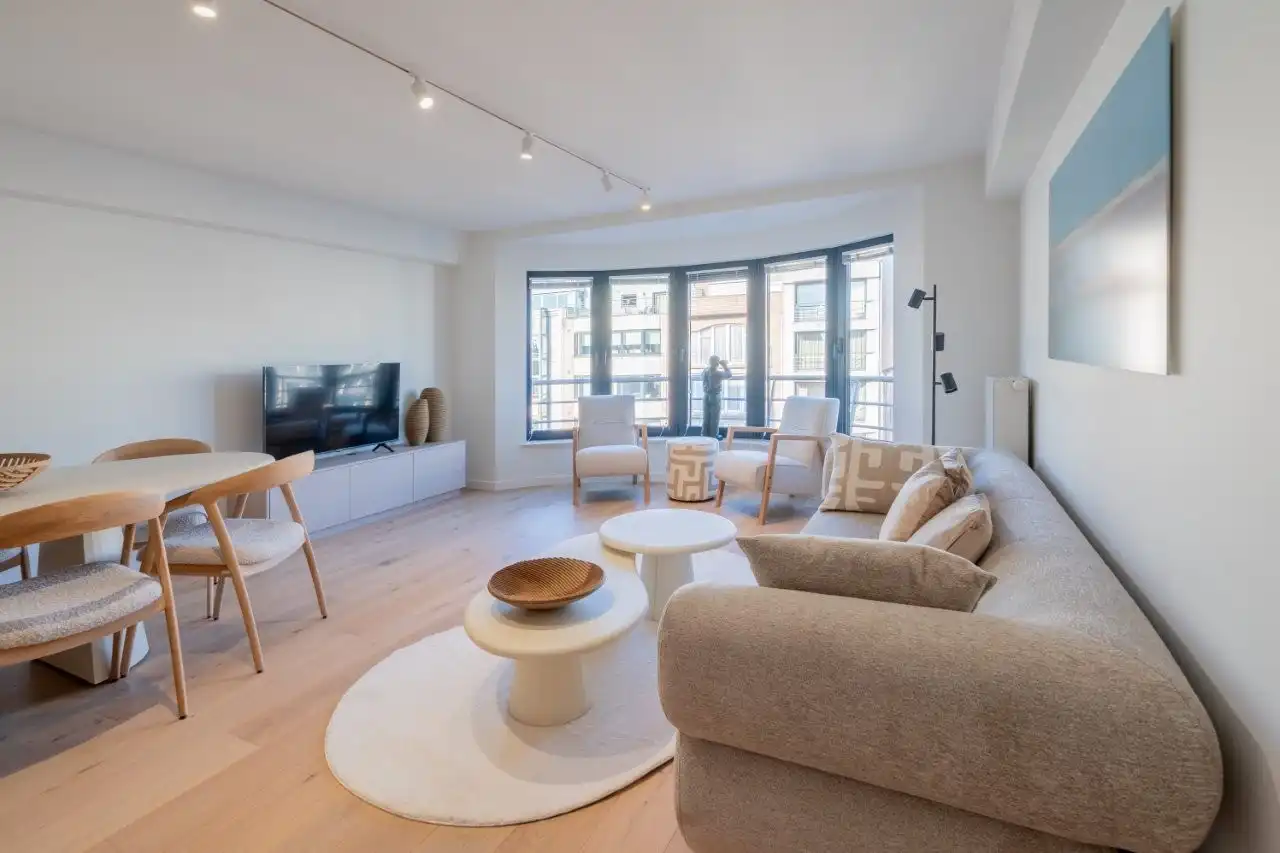 Volledig gerenoveerd, lichtrijk appartement gelegen in een kleine residentie. foto 13